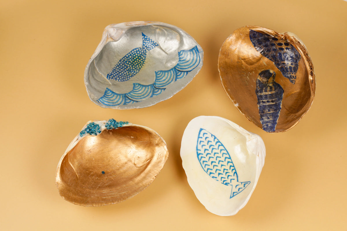 Decorative shell jewelry dish